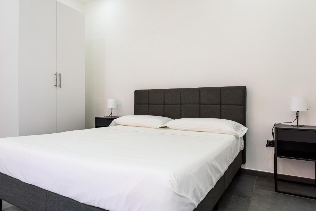 Tommaseo Seaside Apartments Наполи Екстериор снимка