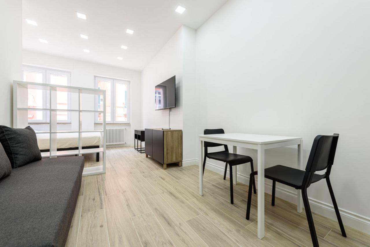 Tommaseo Seaside Apartments Наполи Екстериор снимка