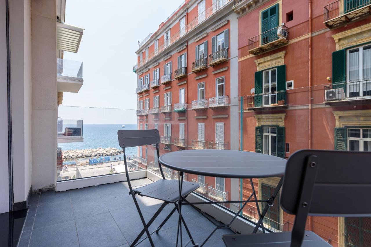 Tommaseo Seaside Apartments Наполи Екстериор снимка