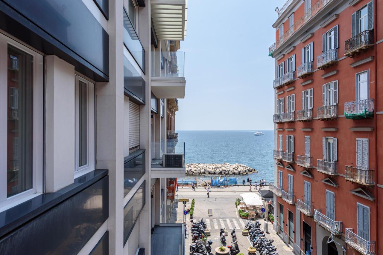 Tommaseo Seaside Apartments Наполи Екстериор снимка