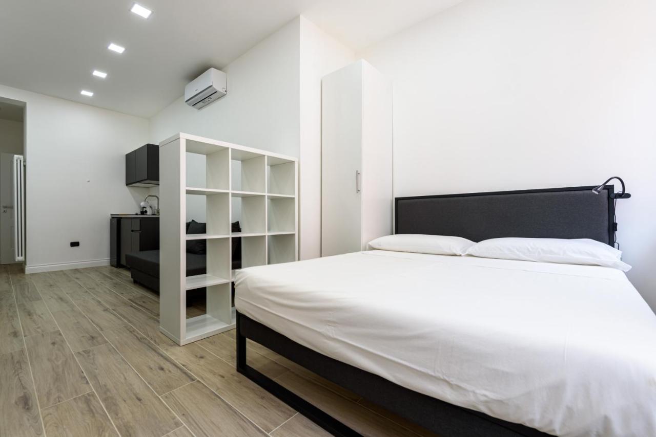 Tommaseo Seaside Apartments Наполи Екстериор снимка