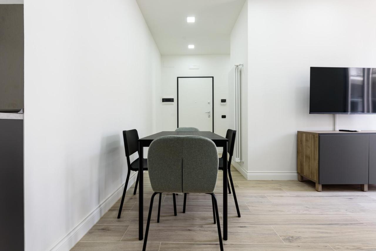 Tommaseo Seaside Apartments Наполи Екстериор снимка
