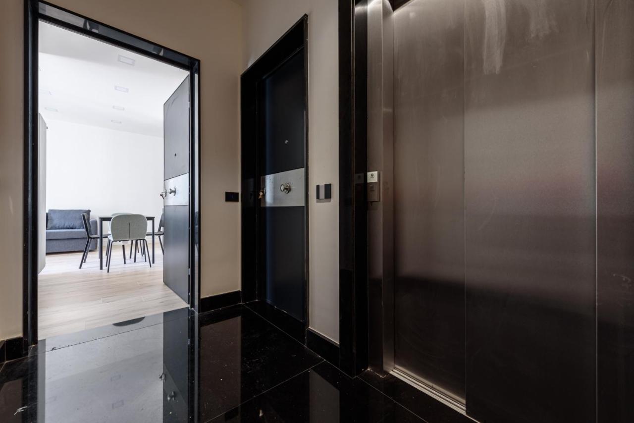 Tommaseo Seaside Apartments Наполи Екстериор снимка