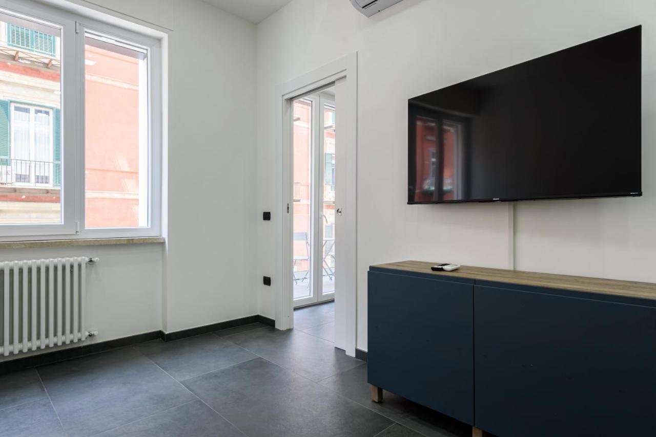 Tommaseo Seaside Apartments Наполи Екстериор снимка