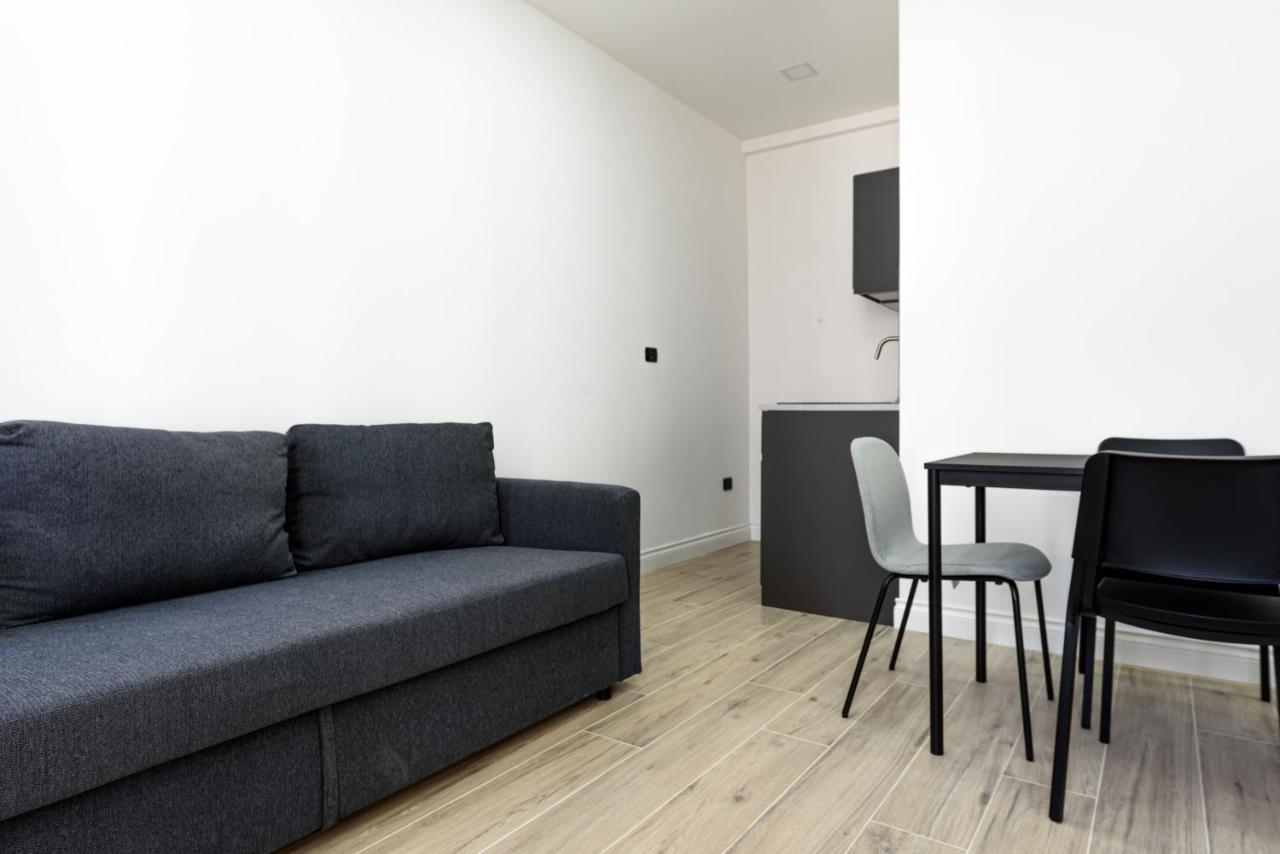Tommaseo Seaside Apartments Наполи Екстериор снимка